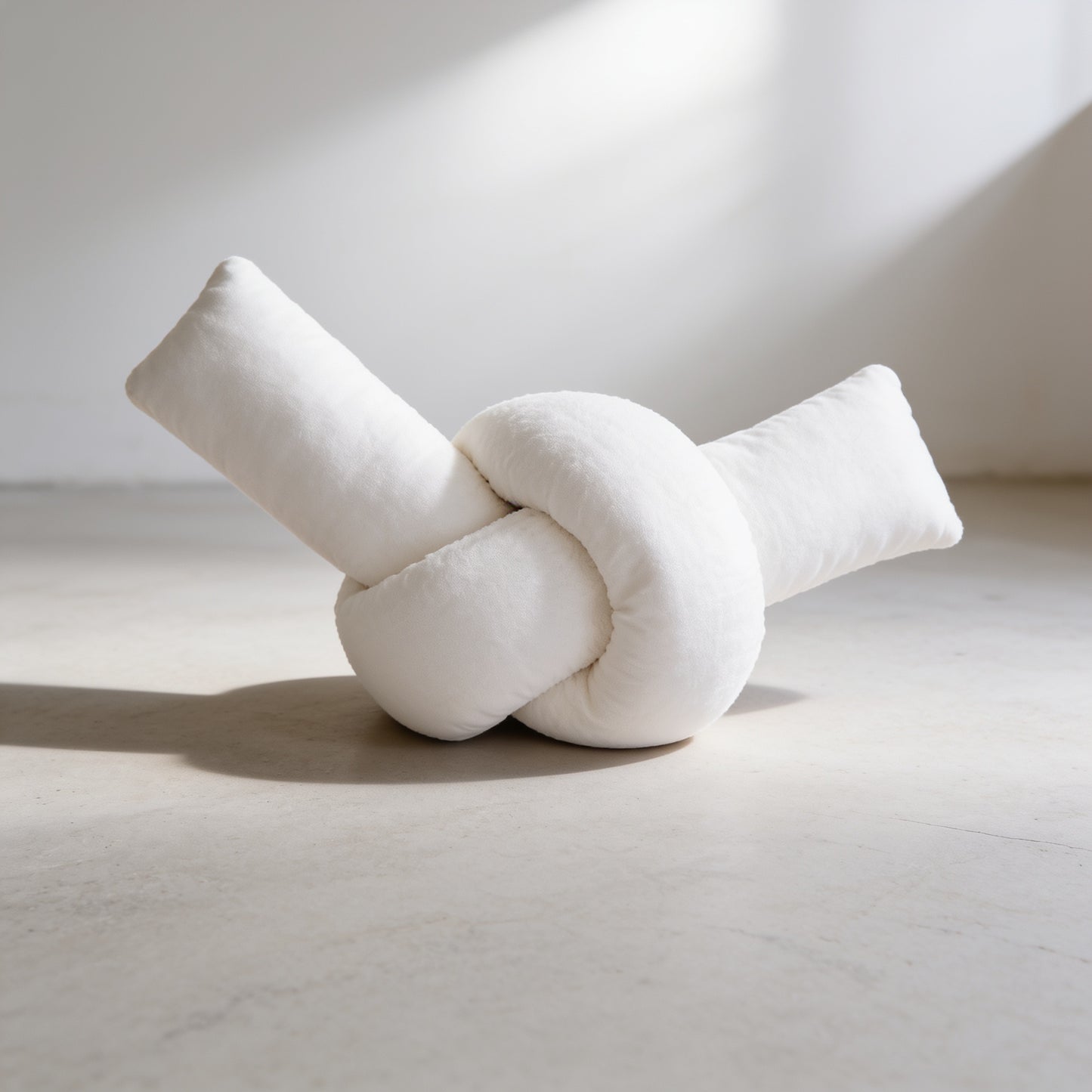 Chain Pillow 60cm White Knot
